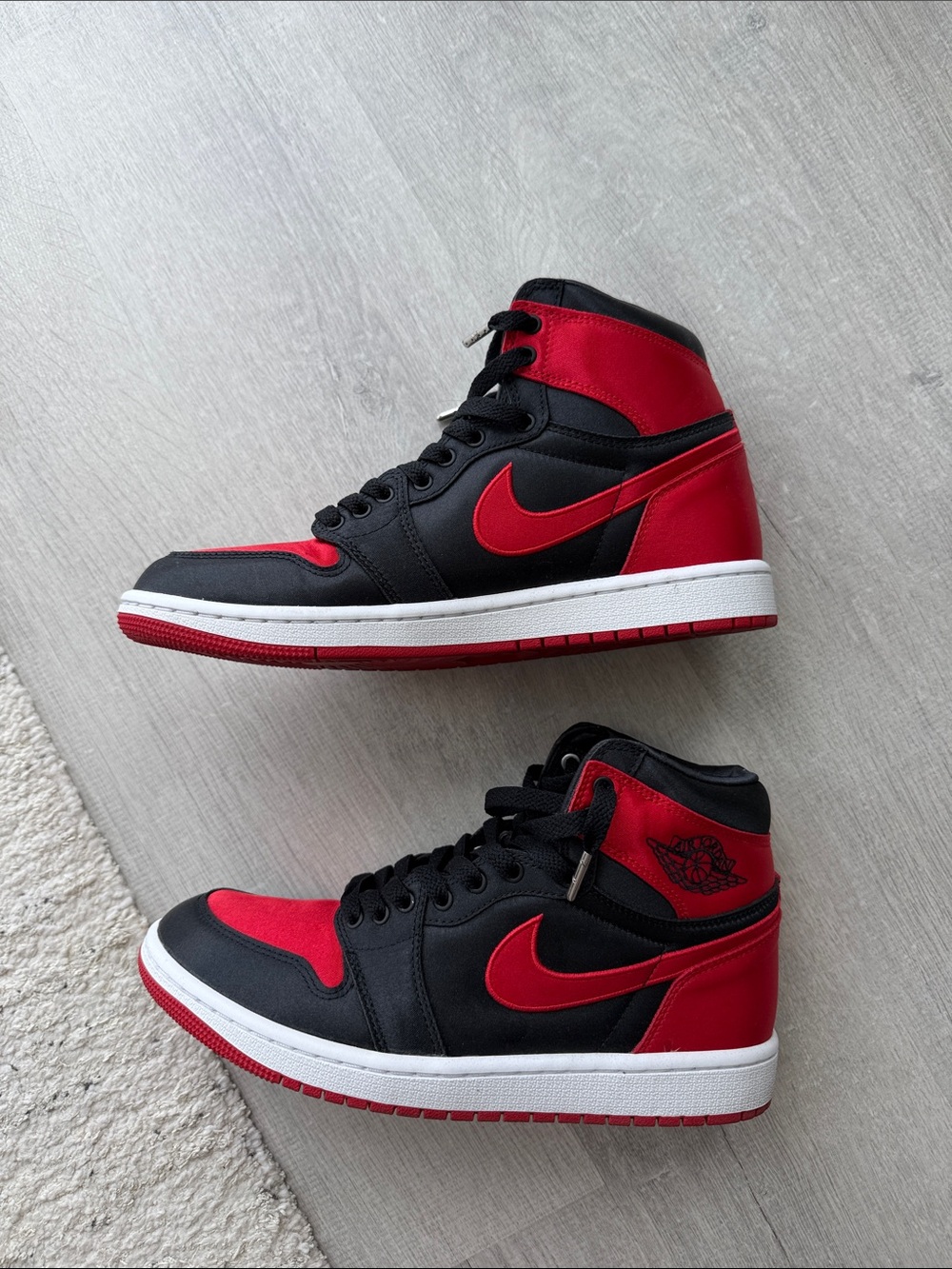 Women's Air Jordan 1 High OG
Satin Bred